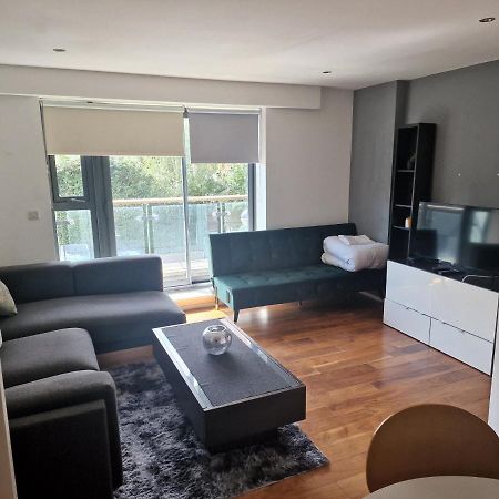 Immaculate 1-Bed Apartment In London Exteriör bild