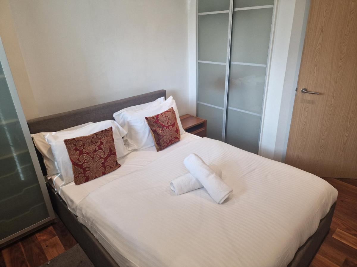 Immaculate 1-Bed Apartment In London Exteriör bild