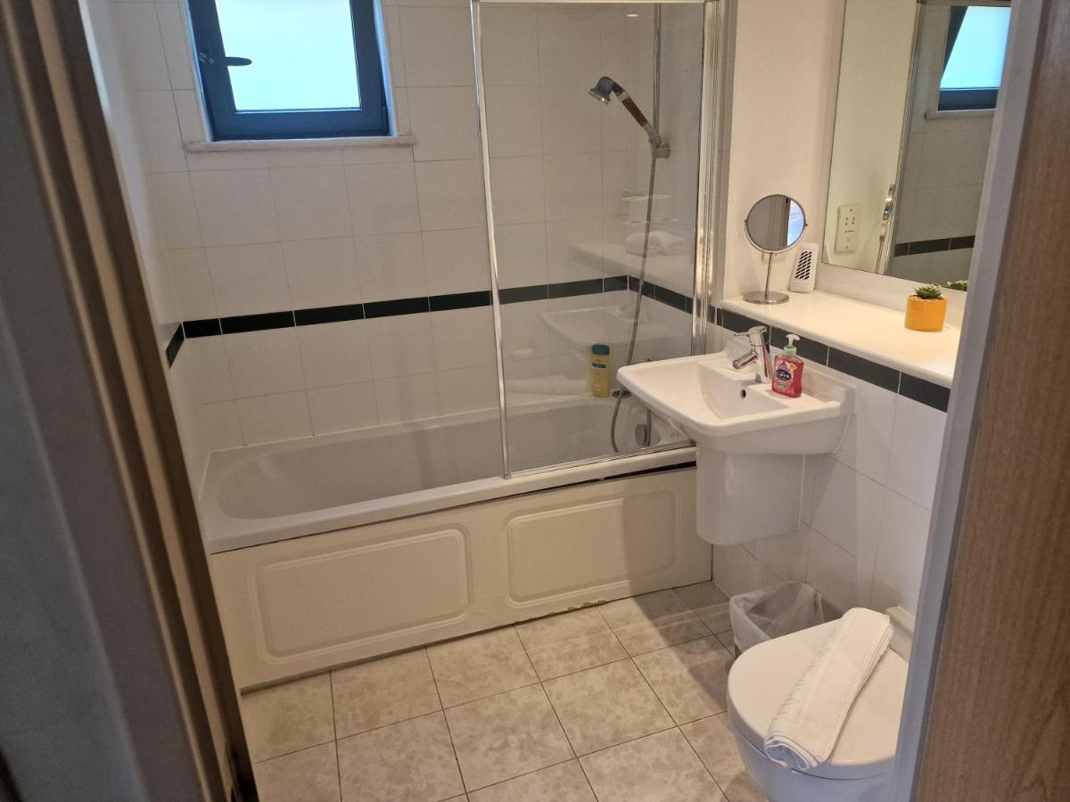 Immaculate 1-Bed Apartment In London Exteriör bild